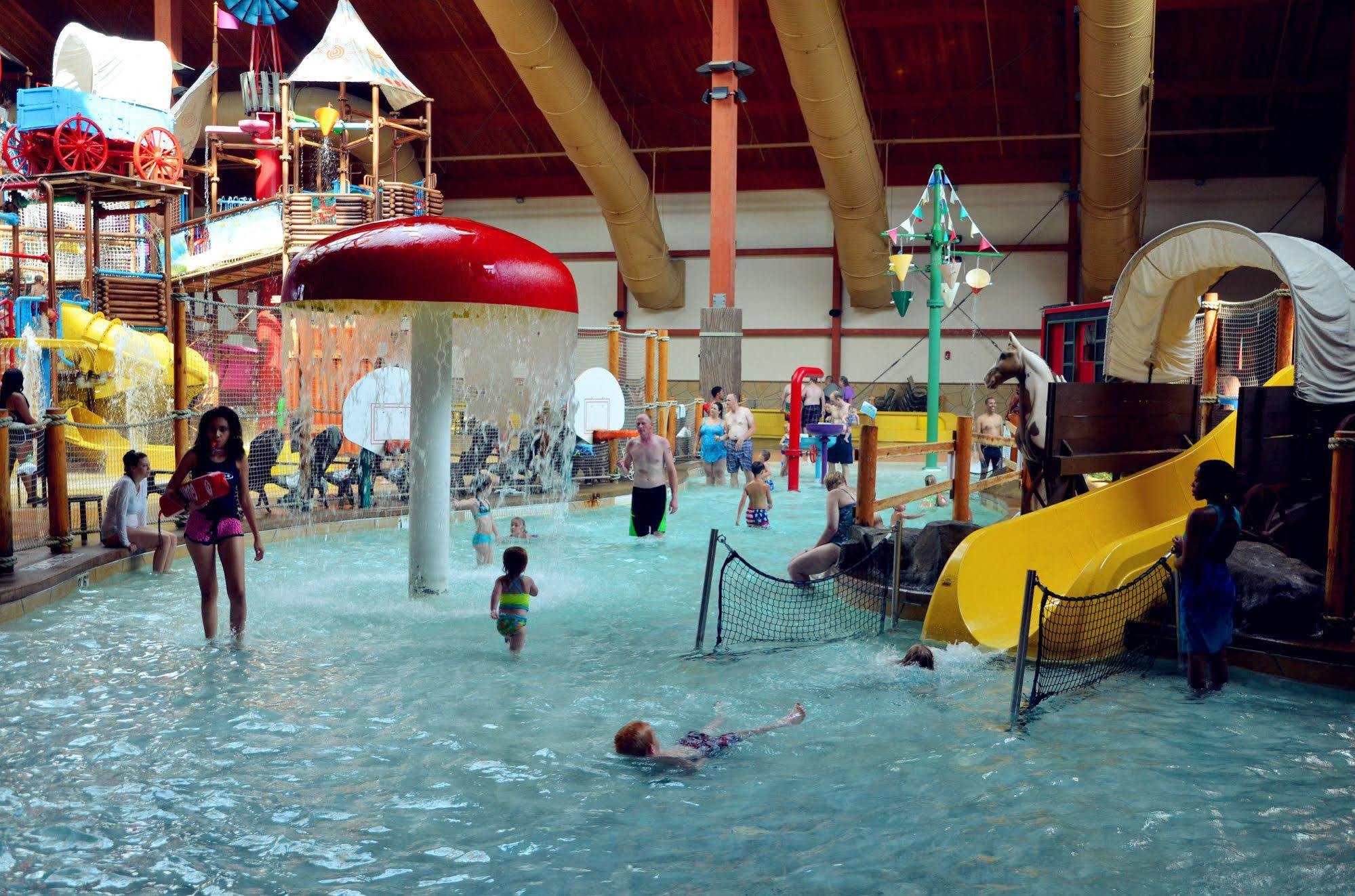 Fort Rapids Indoor Waterpark Resort 콜럼버스 외부 사진